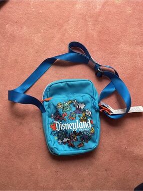 Disney parks Disneyland crossbody mini bag nwt